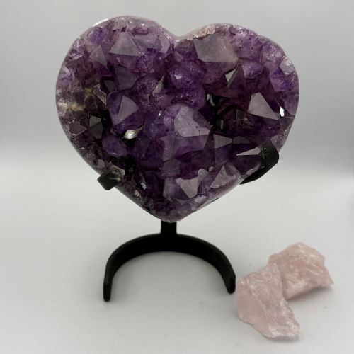 Amethist hart op standaard