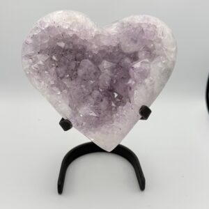 Amethist hart op standaard