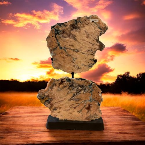 Roze amethist op standaard Roze amethist op standaard