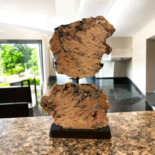 Roze amethist op standaard Roze amethist op standaard