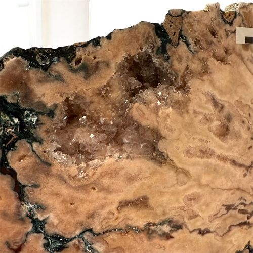 Roze amethist op standaard Roze amethist op standaard