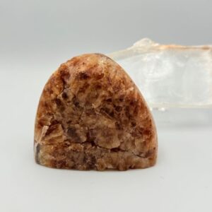 Gebrande amethist op standvlak