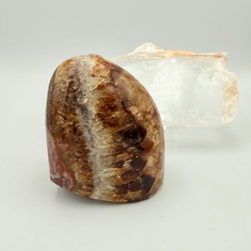 Gebrande amethist 33b Gebrande amethist op standvlak