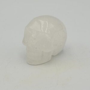 Bergkristal skull carving