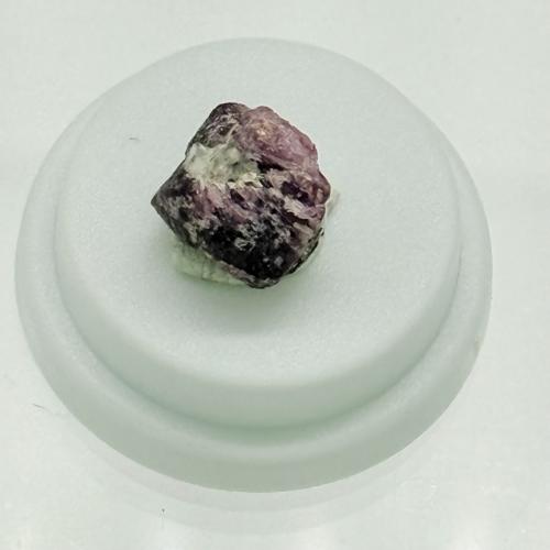 Zeldzame Spinel uit Pakistan in Stolpje – (
