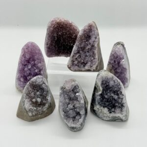 1 Kilo Amethist Kristallen Mix – Assortiment Kleine Amethistjes met Standvlak
