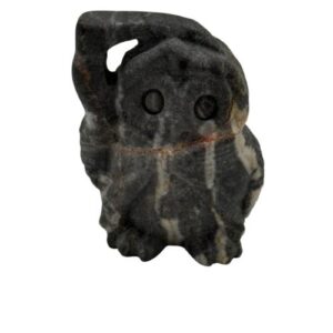 Deze edelsteen uil met zeis herinnert eraan dat iedere ervaring waardevolle lessen met zich meebrengt. Oude hoofdstukken afsluiten betekent ruimte maken voor nieuwe inzichten, kracht en persoonlijke ontwikkeling.