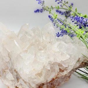 Bergkristal Cluster – Zuiverende en Versterkende Energie